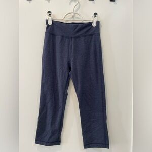 Athletic capri shorts navy